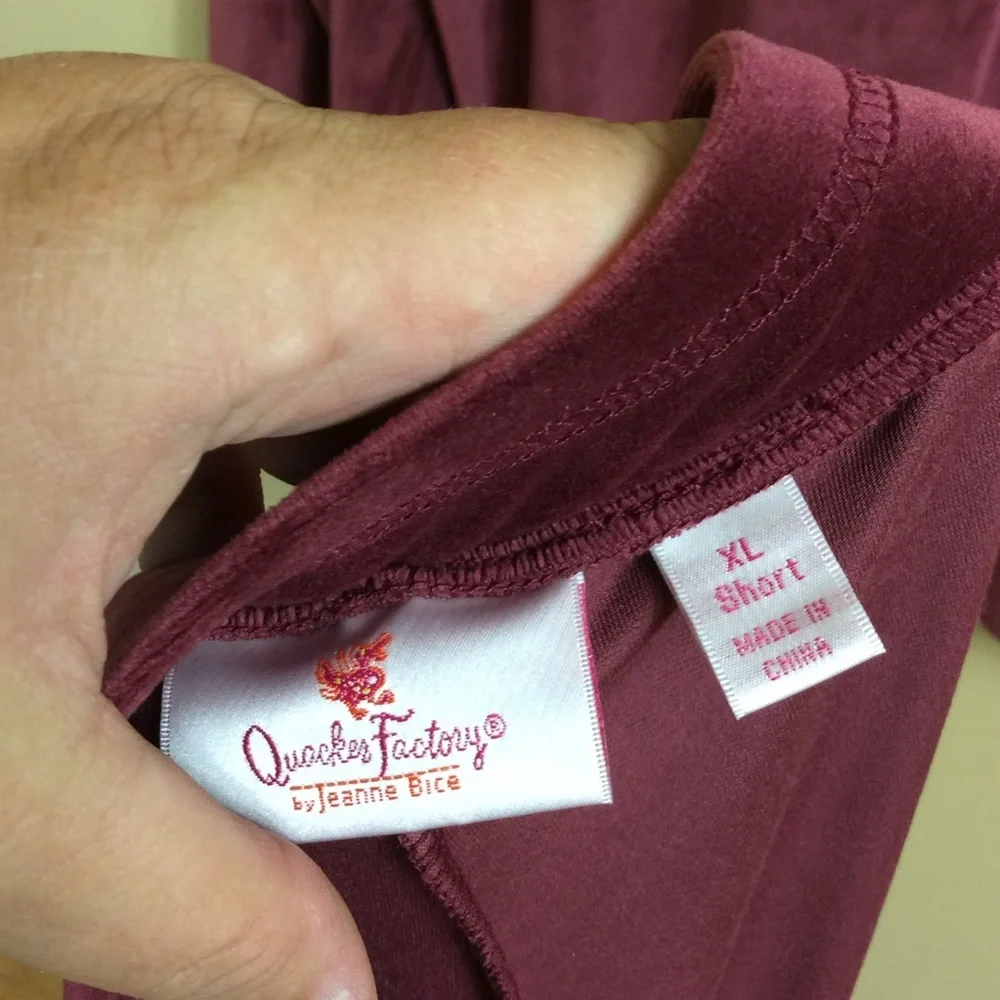 Quacker Factory cropped velour outfit.  Maroon - Picture 10 of 10